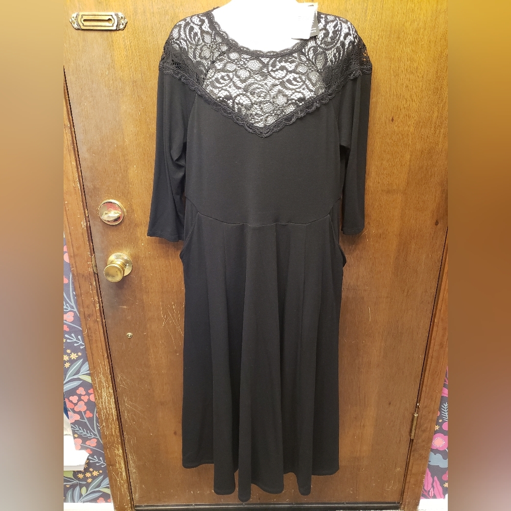 NWT Torrid Midi Dress, Black Super Soft and Lace, size 1 - Picture 2 of 7